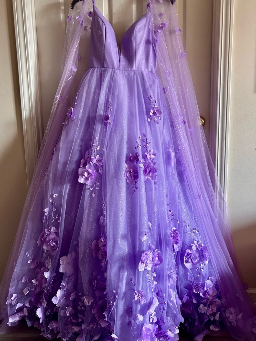 Ellie Wilde Lilac Embroidered Lace Organza Sparkly Prom Dress w/Cape‎ Sleeves 6 - Picture 8 of 16